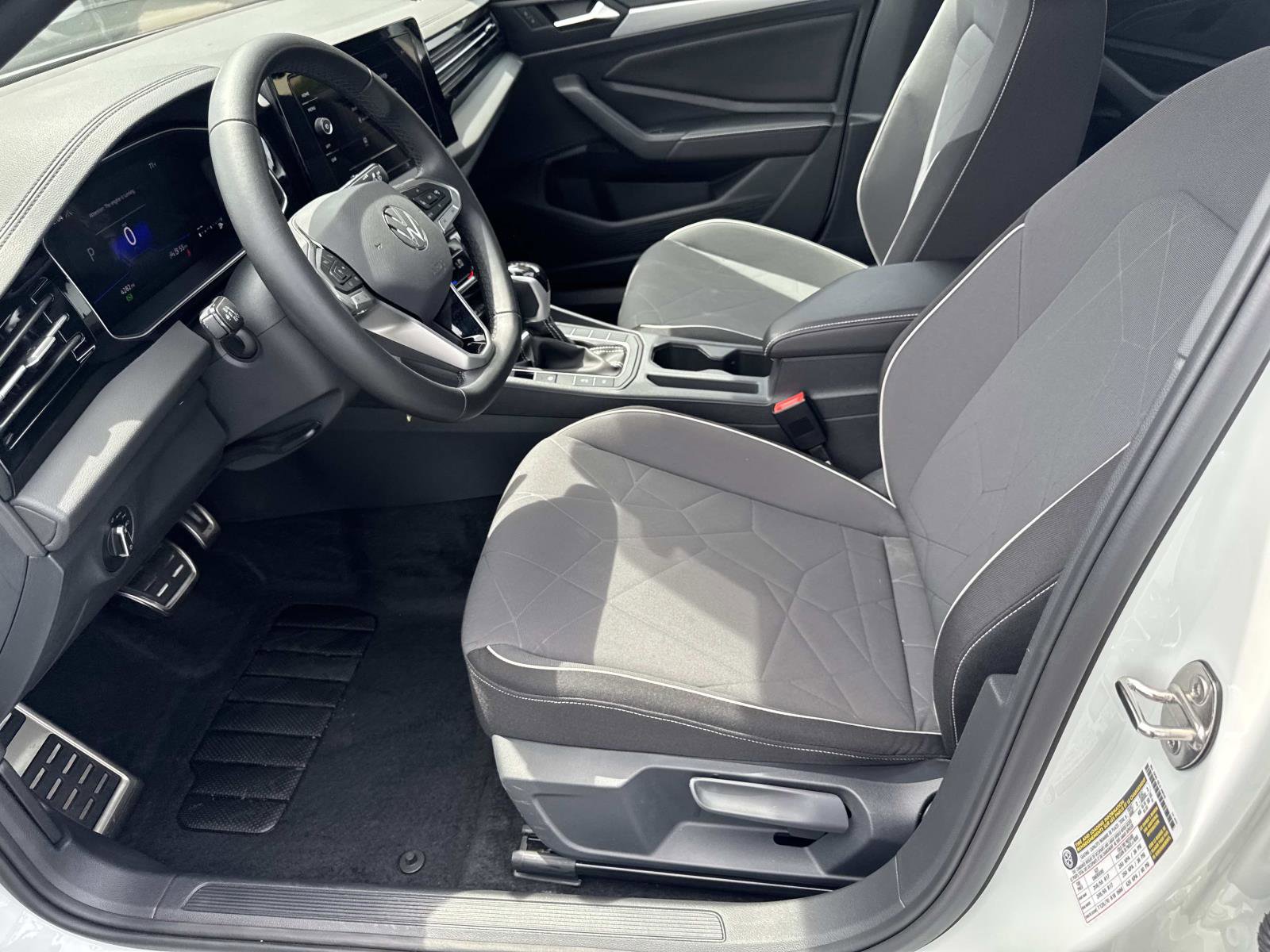 Certified 2025 Volkswagen Jetta Sport image 13