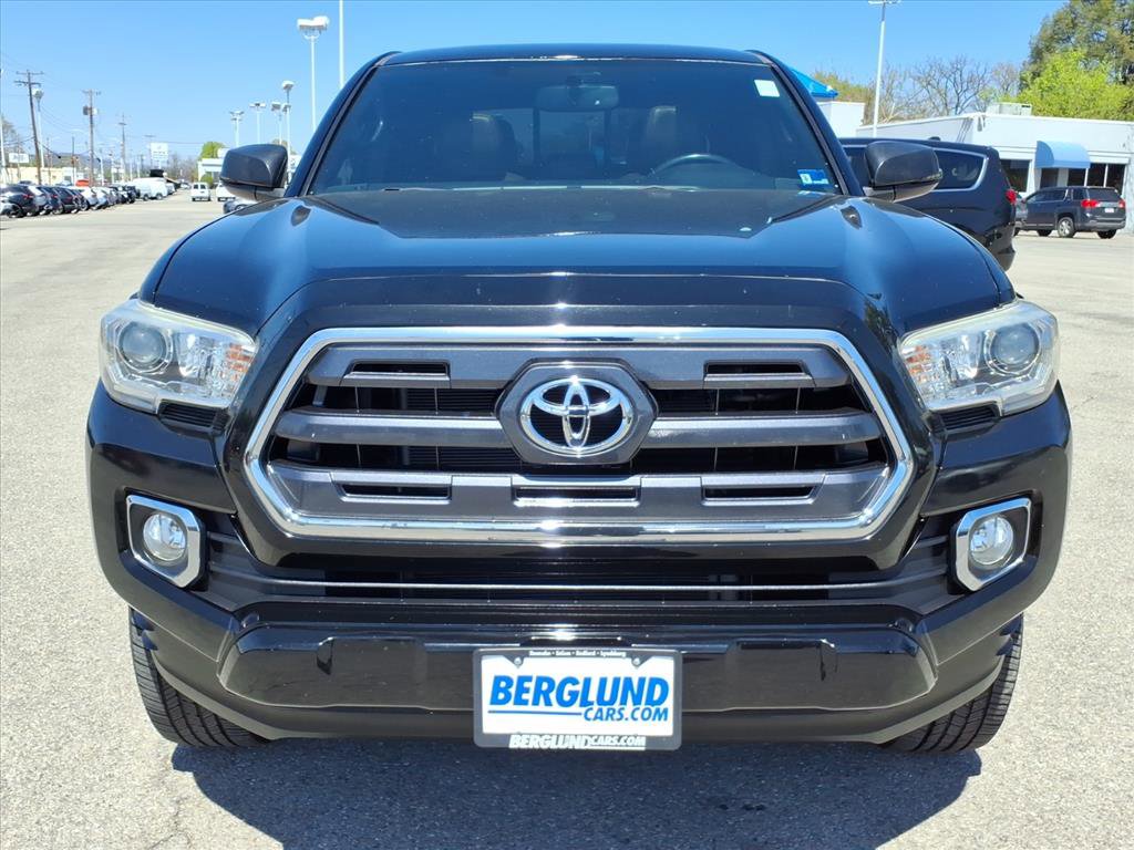 Used 2016 Toyota Tacoma Limited w/ Towing Package image 9