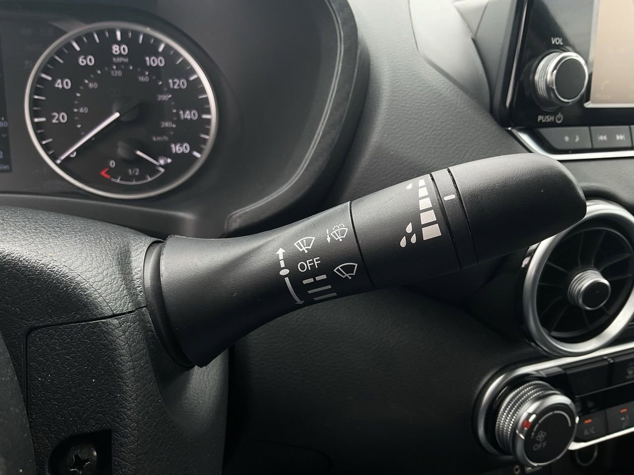 Used 2025 Nissan Sentra S FWD image 31