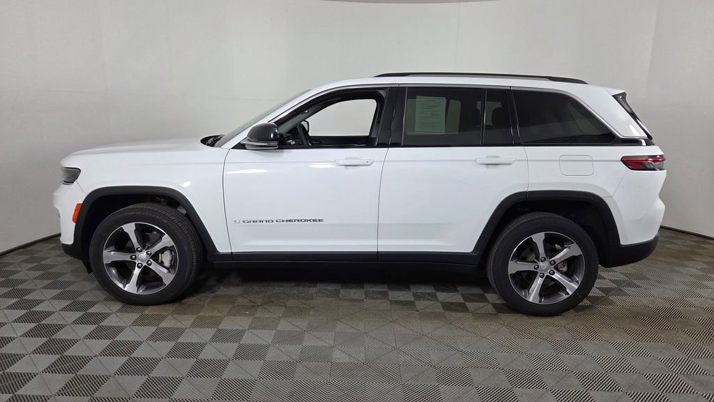 Used 2023 Jeep Grand Cherokee Limited image 5