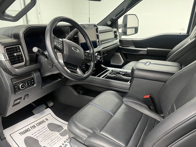 Used 2025 Ford F450 Platinum w/ FX4 Off-Road Package image 21