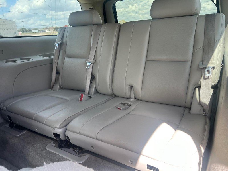 Used 2009 Chevrolet Suburban LTZ RWD image 10
