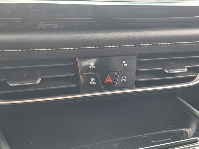 Used 2024 Volkswagen Atlas SE image 31