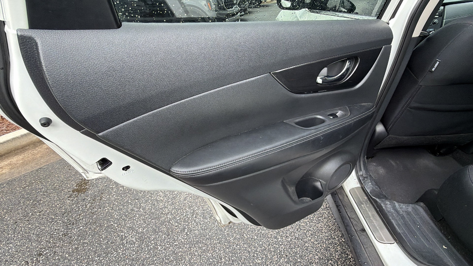 Used 2017 Nissan Rogue SV w/ Midnight Edition FWD image 22
