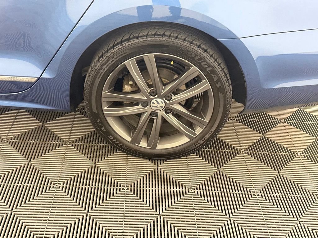 Used 2018 Volkswagen Jetta SEL FWD image 12