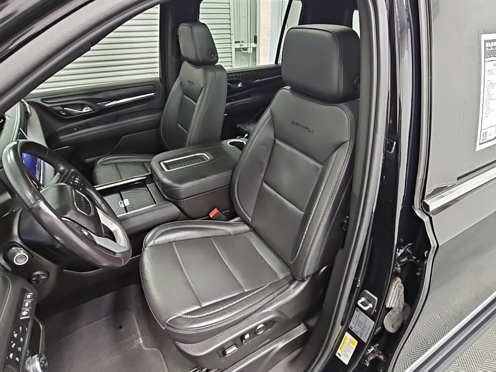 Used 2021 GMC Yukon XL Denali w/ Denali Premium Package image 31