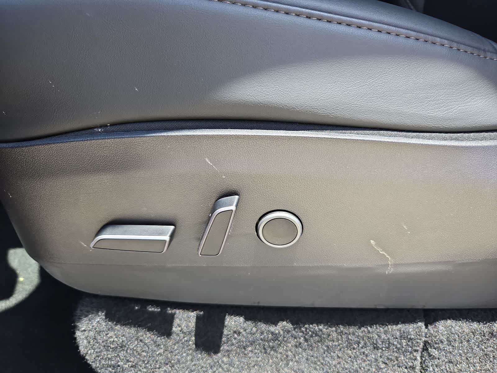 Used 2023 Tesla Model Y Performance AWD/4WD image 15