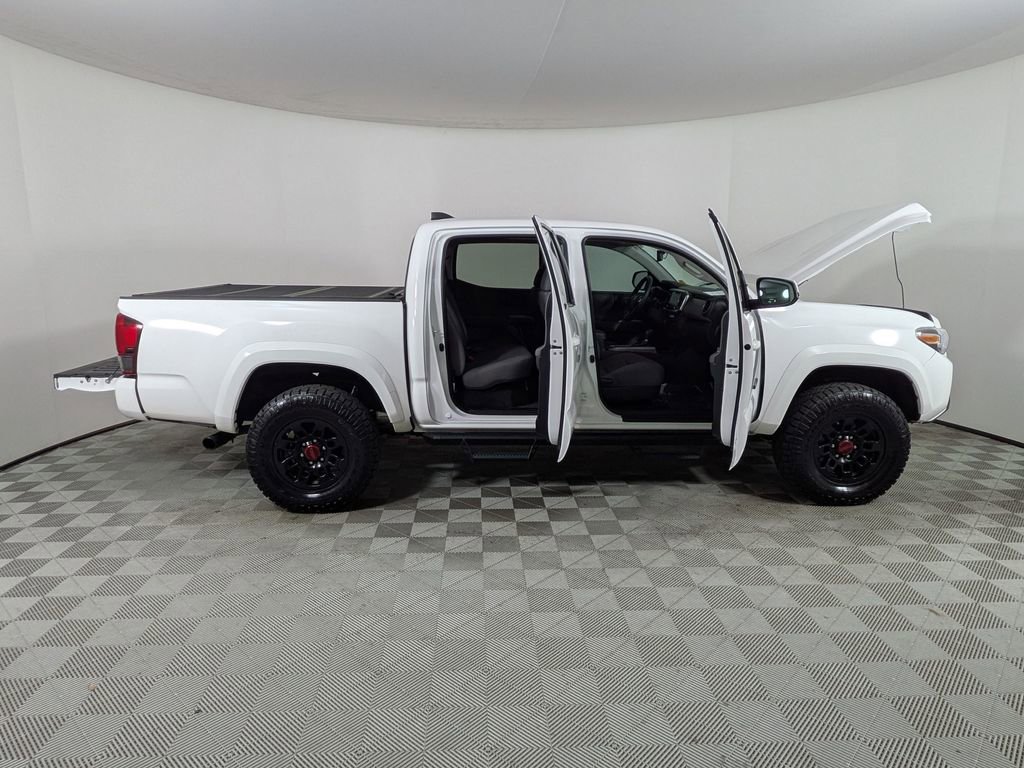 Used 2023 Toyota Tacoma SR5 w/ Technology Package RWD image 9