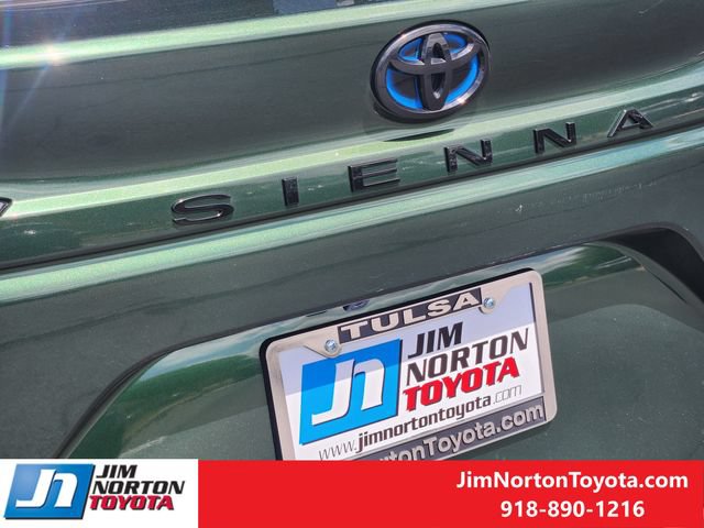 Used 2025 Toyota Sienna XLE Woodland Edition AWD/4WD image 12