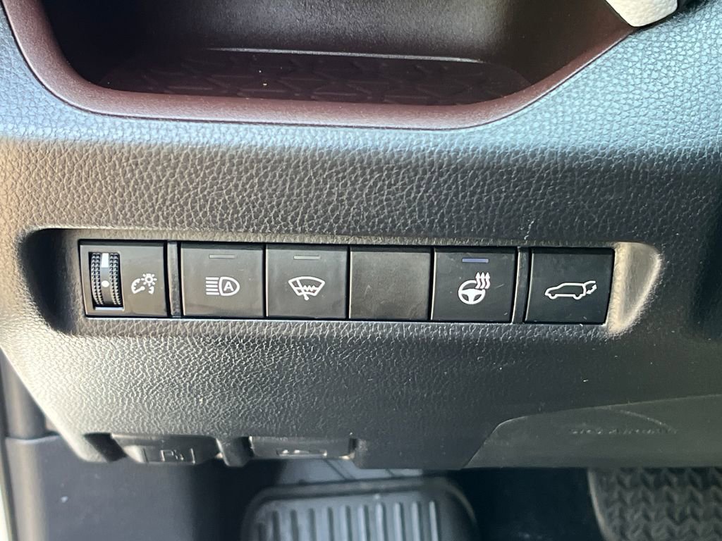 Used 2019 Toyota RAV4 Limited w/ Cold Weather Package AWD/4WD image 29