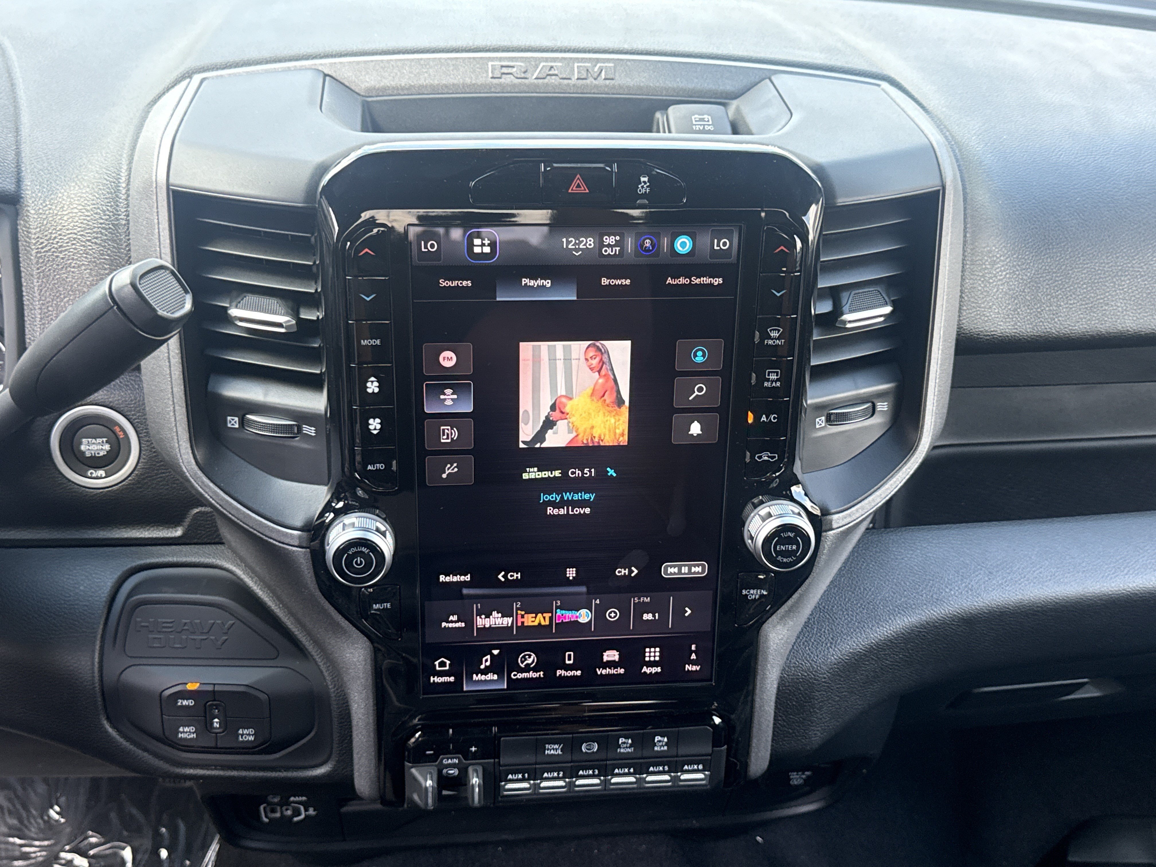 New 2027 RAM 3500 Tradesman AWD/4WD image 25