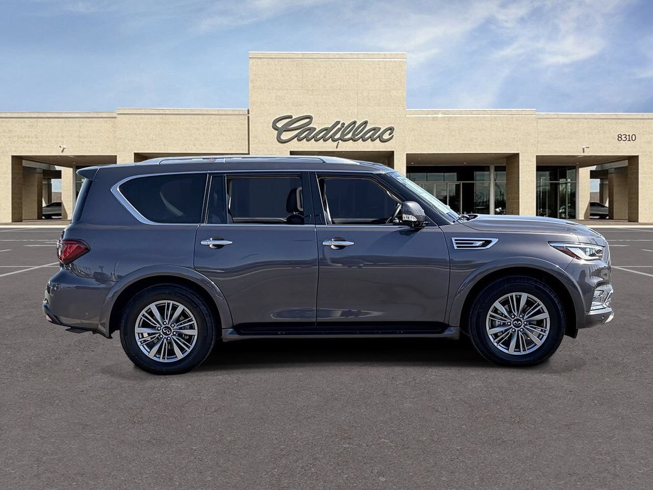 Used 2022 INFINITI QX80 Luxe w/ Cargo Package RWD image 4