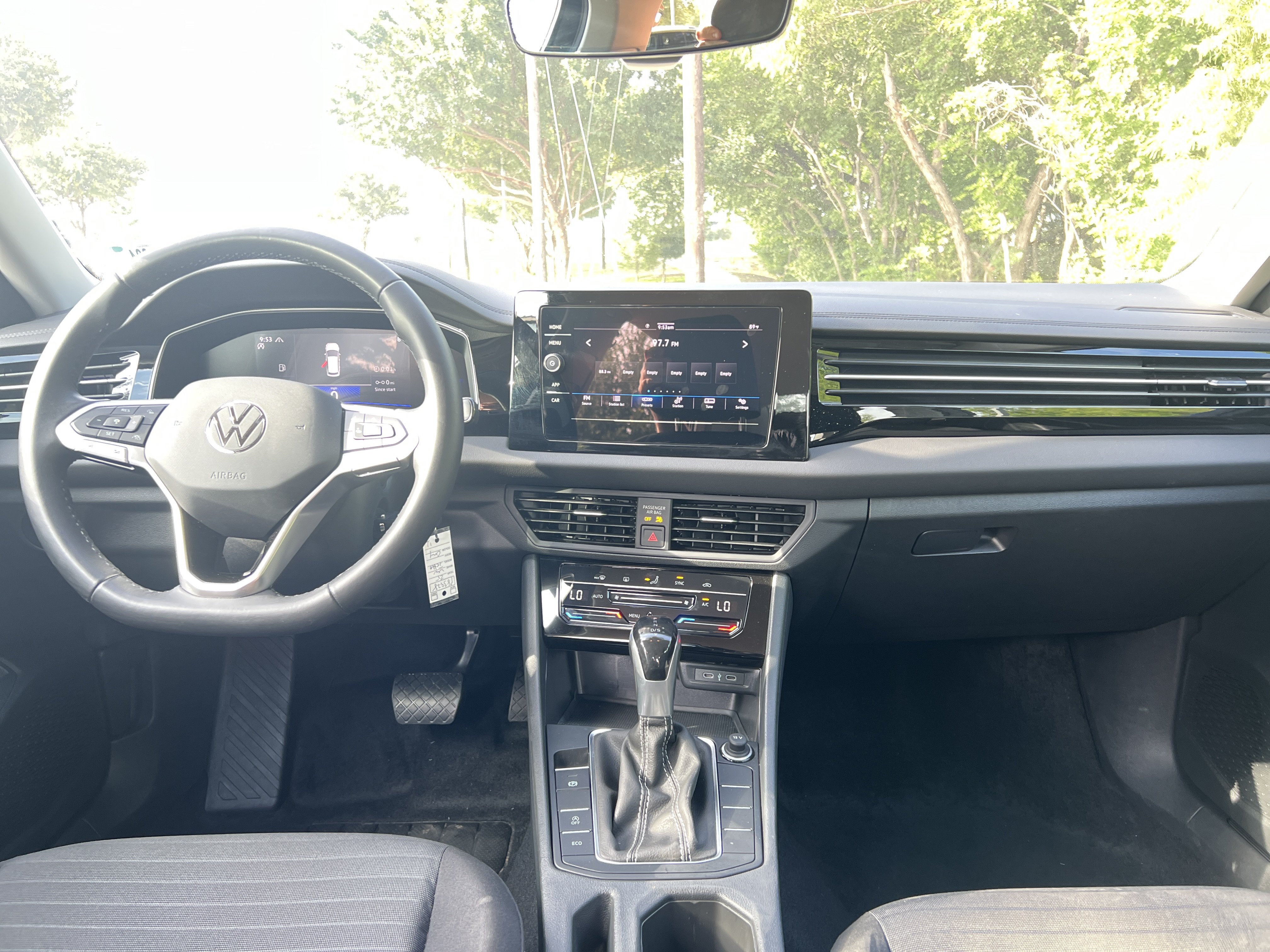 Certified 2025 Volkswagen Jetta S FWD image 25