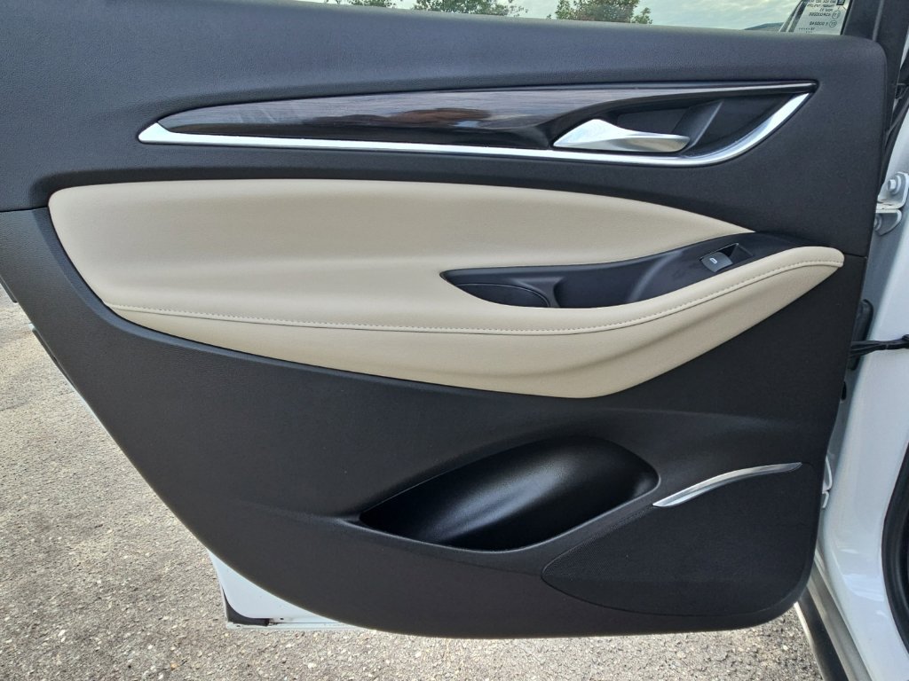 Used 2019 Buick Enclave Essence FWD image 29