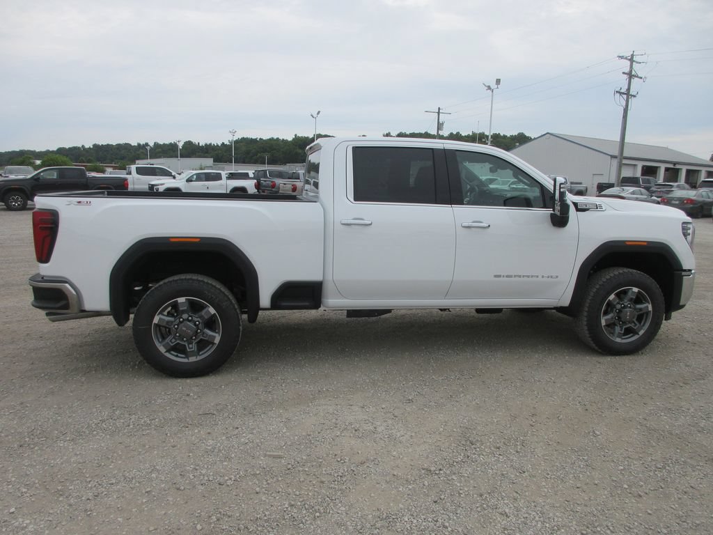 New 2026 GMC Sierra 2500 SLT AWD/4WD image 3