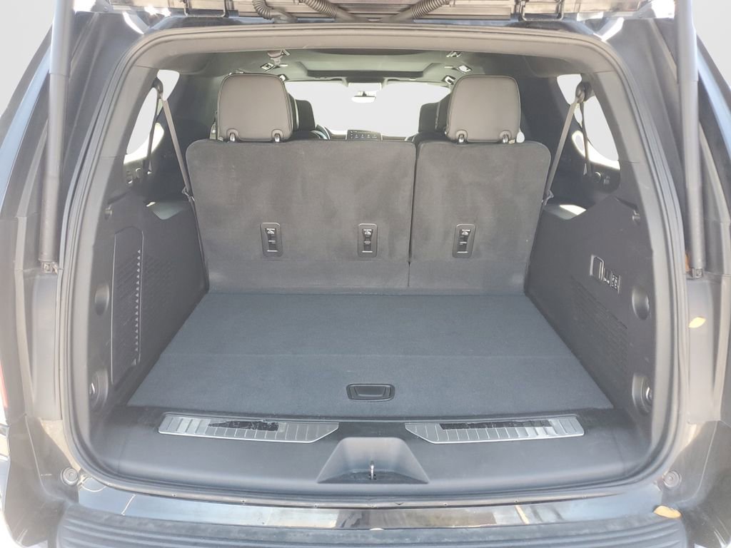 Used 2023 Chevrolet Suburban High Country image 20