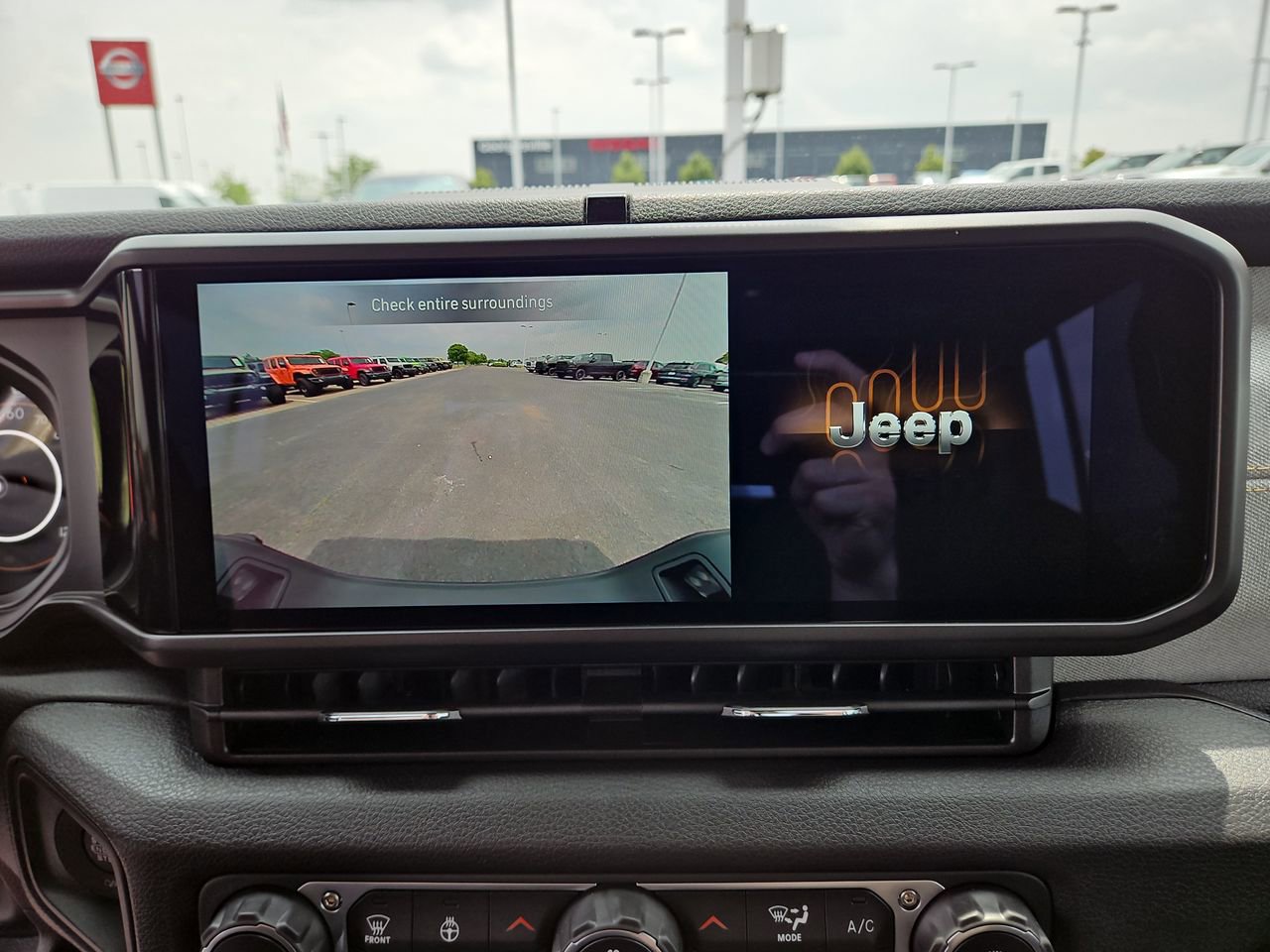 New 2025 Jeep Gladiator Sport image 23