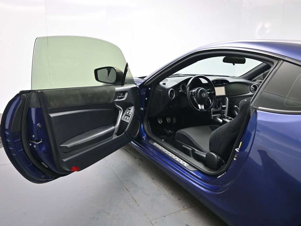 Used 2017 Toyota 86 image 7