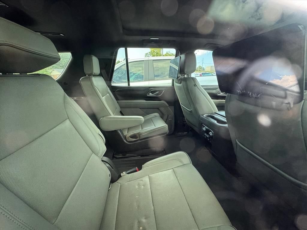 Used 2021 GMC Yukon SLT w/ SLT Luxury Plus Package AWD/4WD image 4