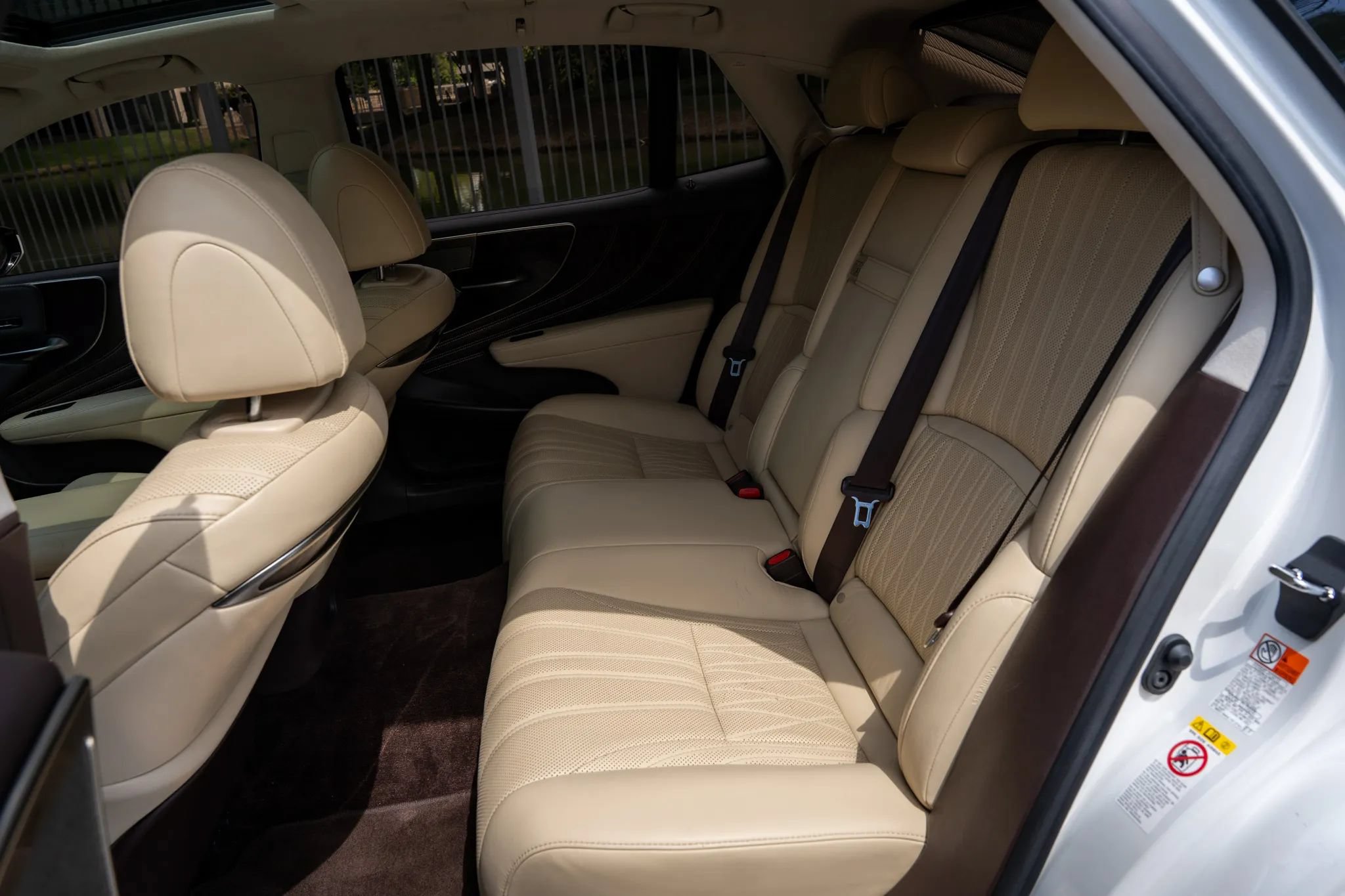 Used 2018 Lexus LS 500 w/ Interior Upgrade Package RWD image 14