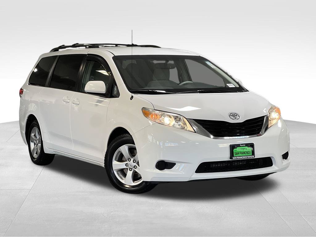 Used 2013 Toyota Sienna LE FWD image 7