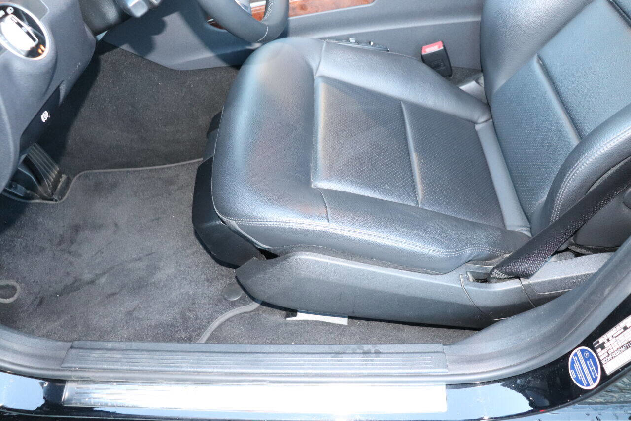 Used 2013 Mercedes-Benz E 350 Sedan image 22