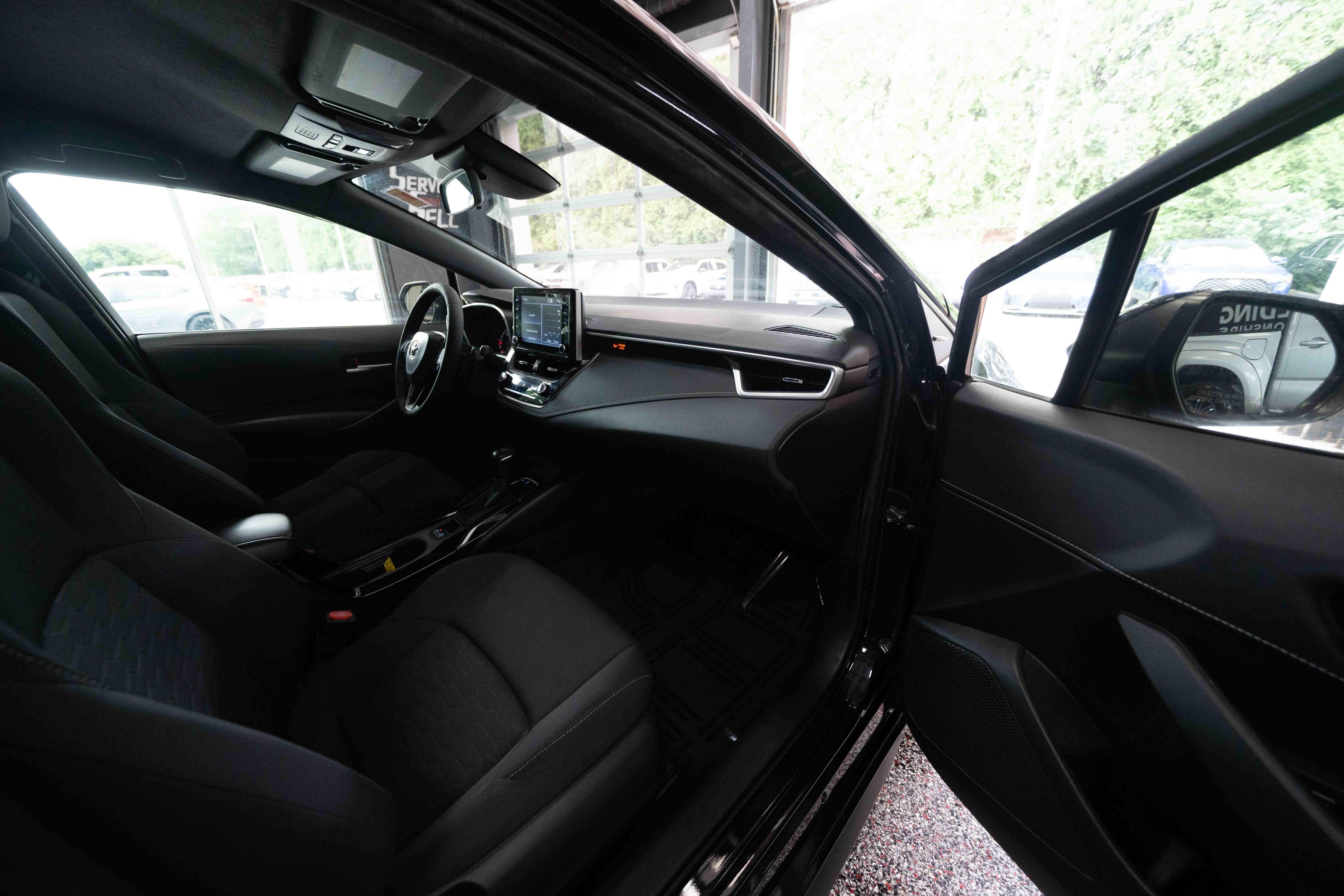 Used 2022 Toyota Corolla SE FWD image 25