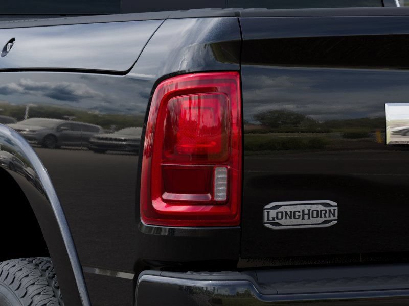 New 2026 RAM 2500 Limited AWD/4WD image 10