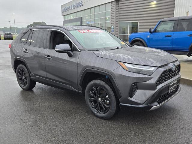 Used 2023 Toyota RAV4 SE w/ Convenience Package AWD/4WD image 3