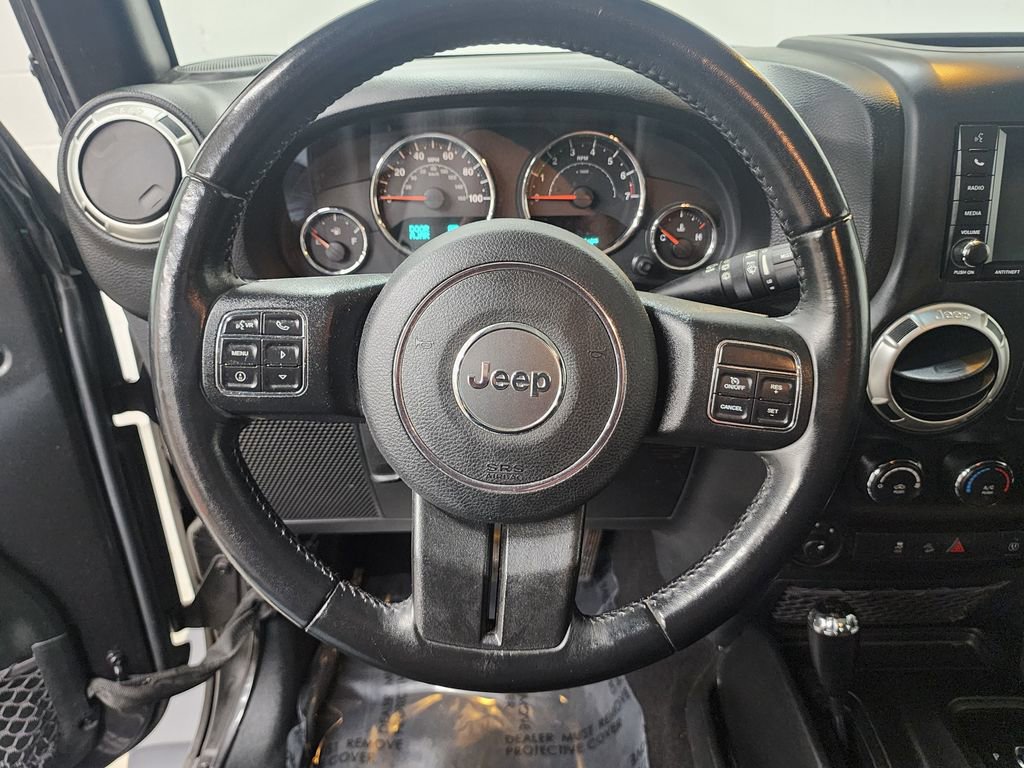 Used 2018 Jeep Wrangler Sahara w/ Connectivity Group image 13