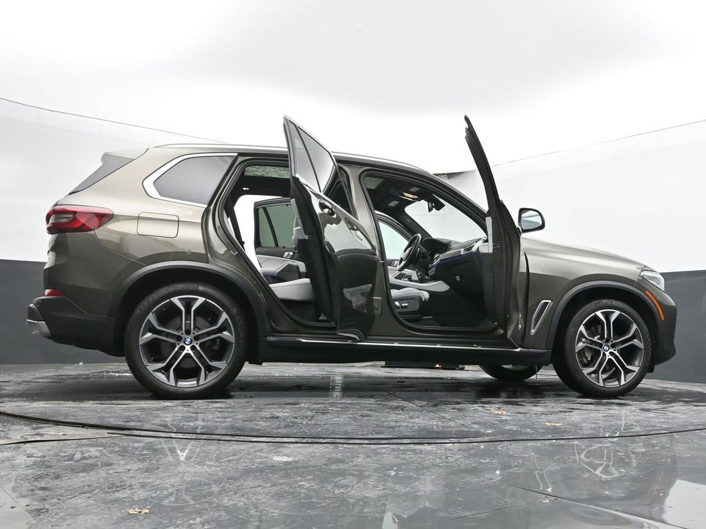 Used 2023 BMW X5 xDrive40i w/ Premium Package image 72