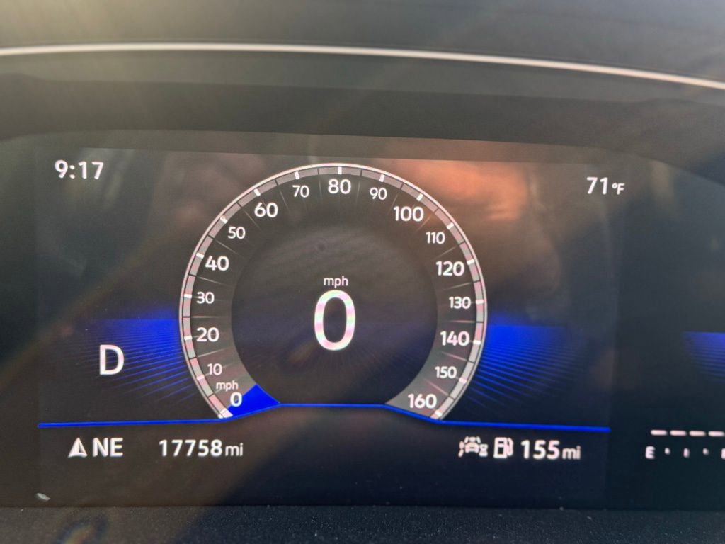 Used 2024 Volkswagen Tiguan SE image 12