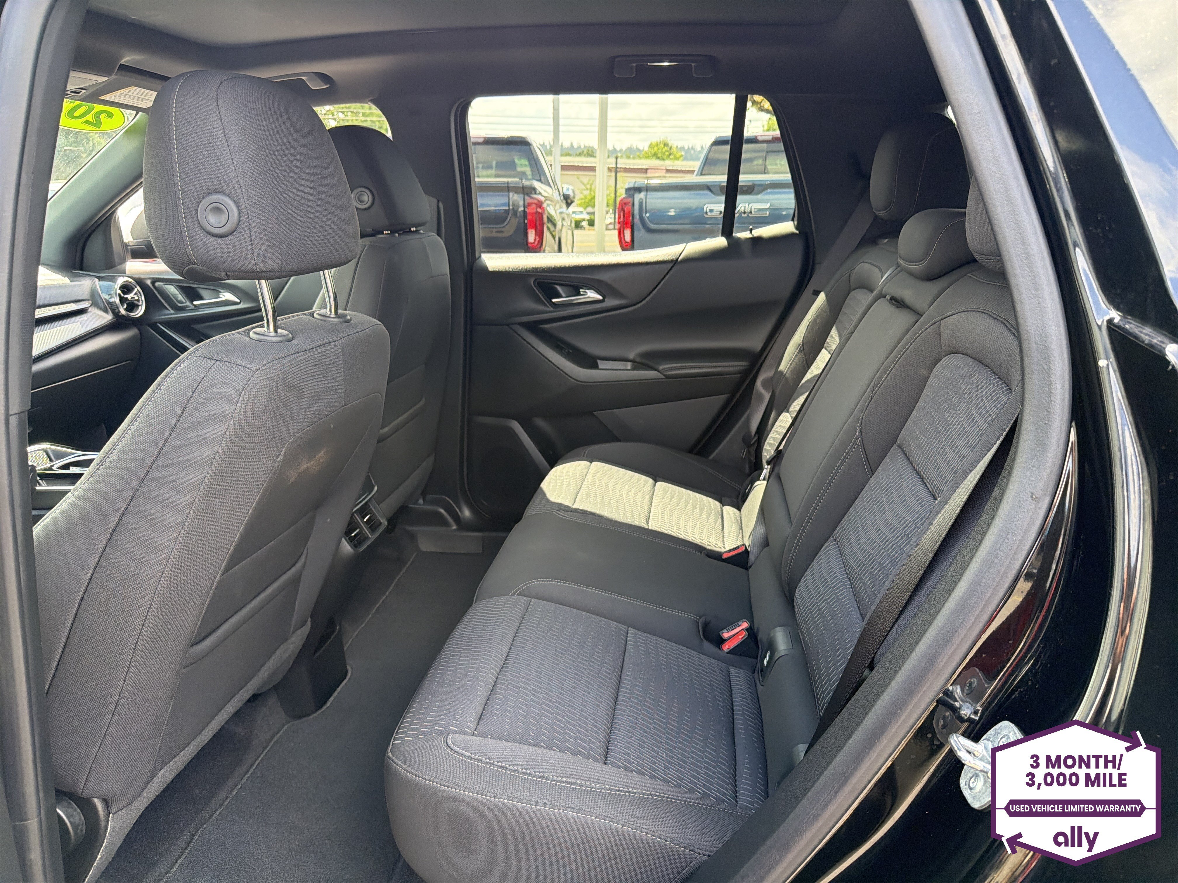 Used 2025 Chevrolet Equinox LT AWD/4WD image 11