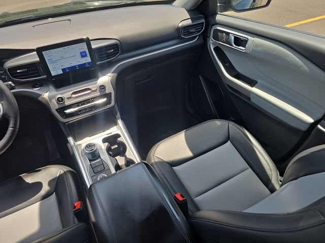 Certified 2024 Ford Explorer XLT w/ Equipment Group 202A AWD/4WD image 30