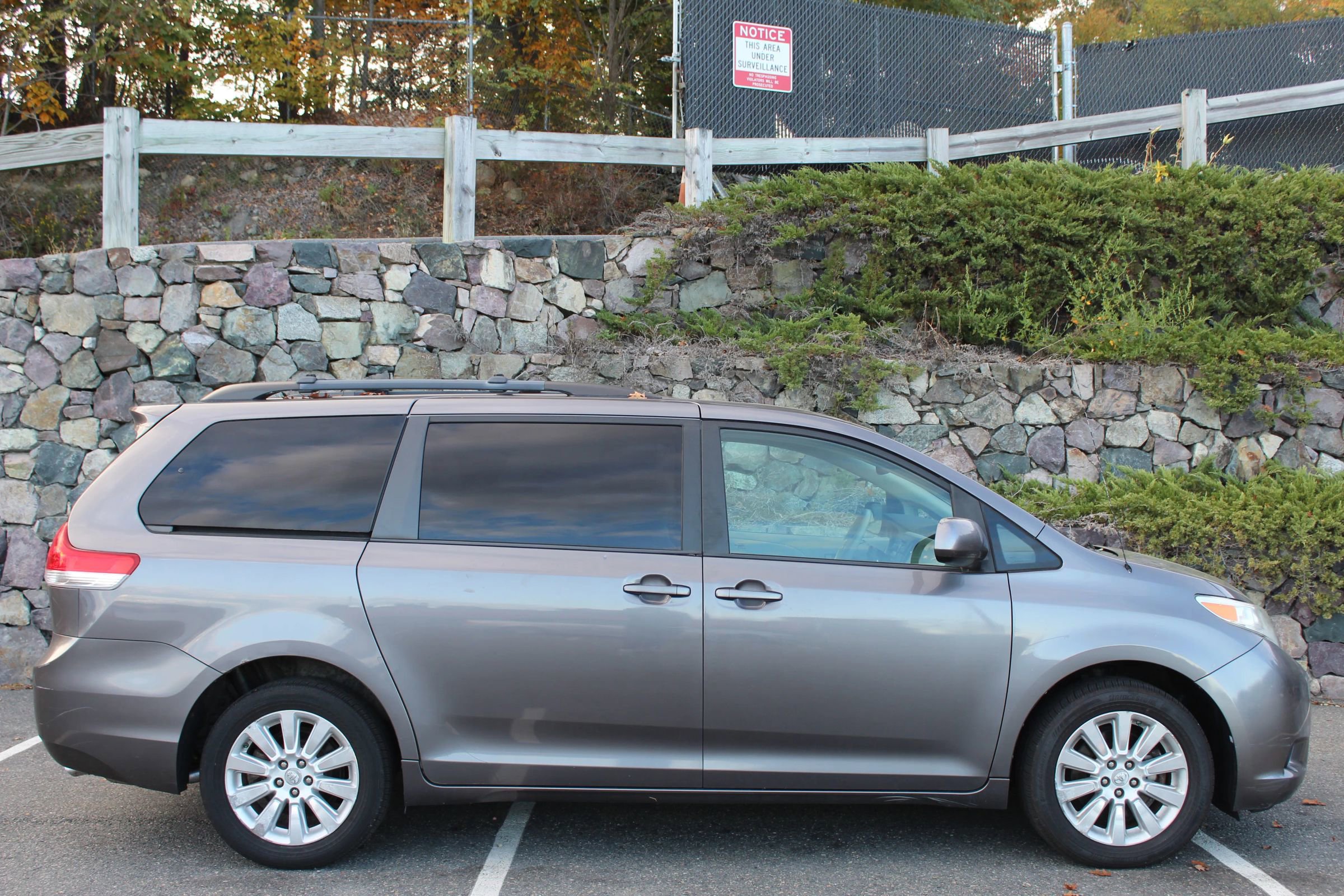 Used 2011 Toyota Sienna LE image 5
