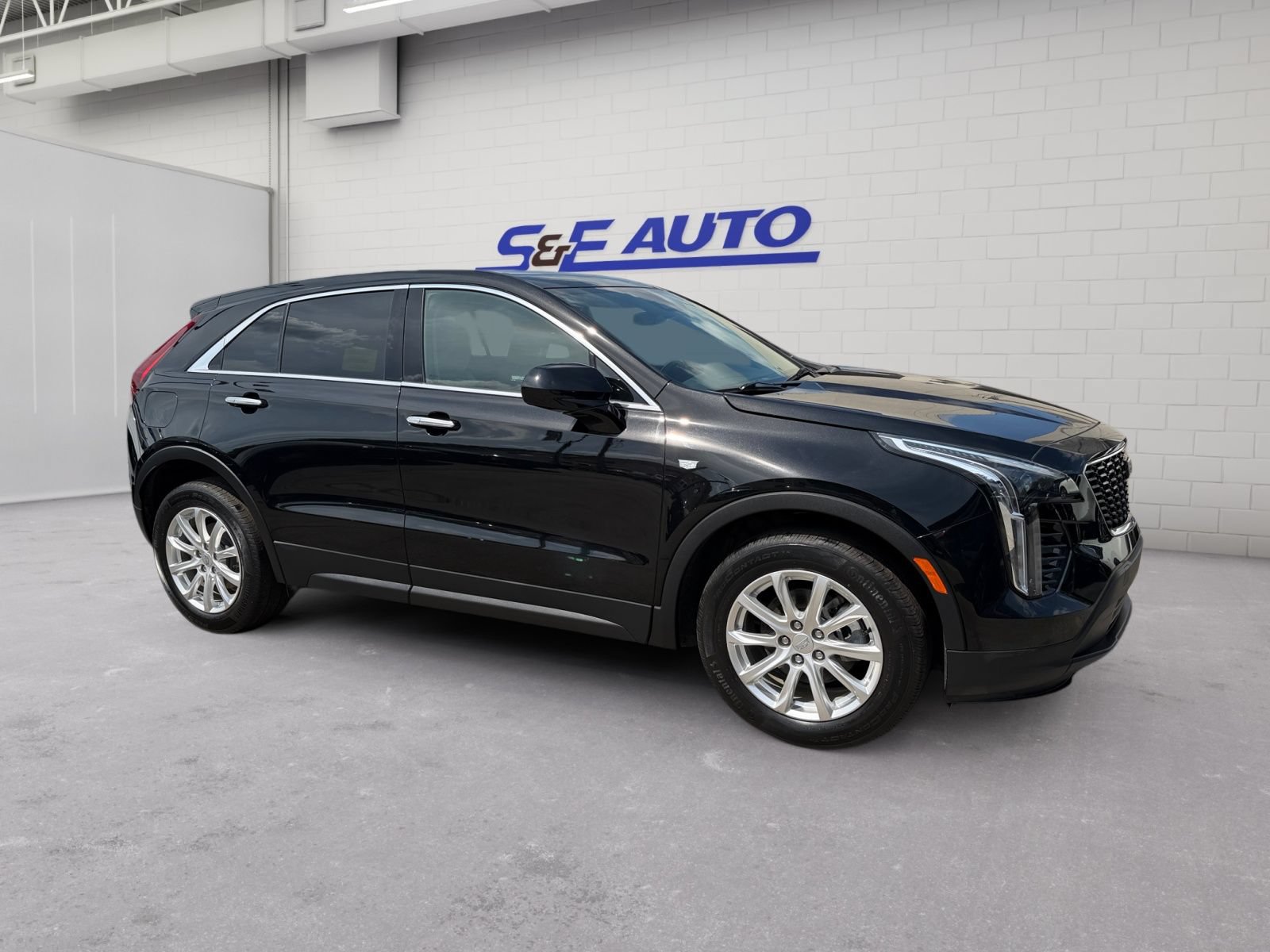 Used 2023 Cadillac XT4 Luxury AWD/4WD image 6