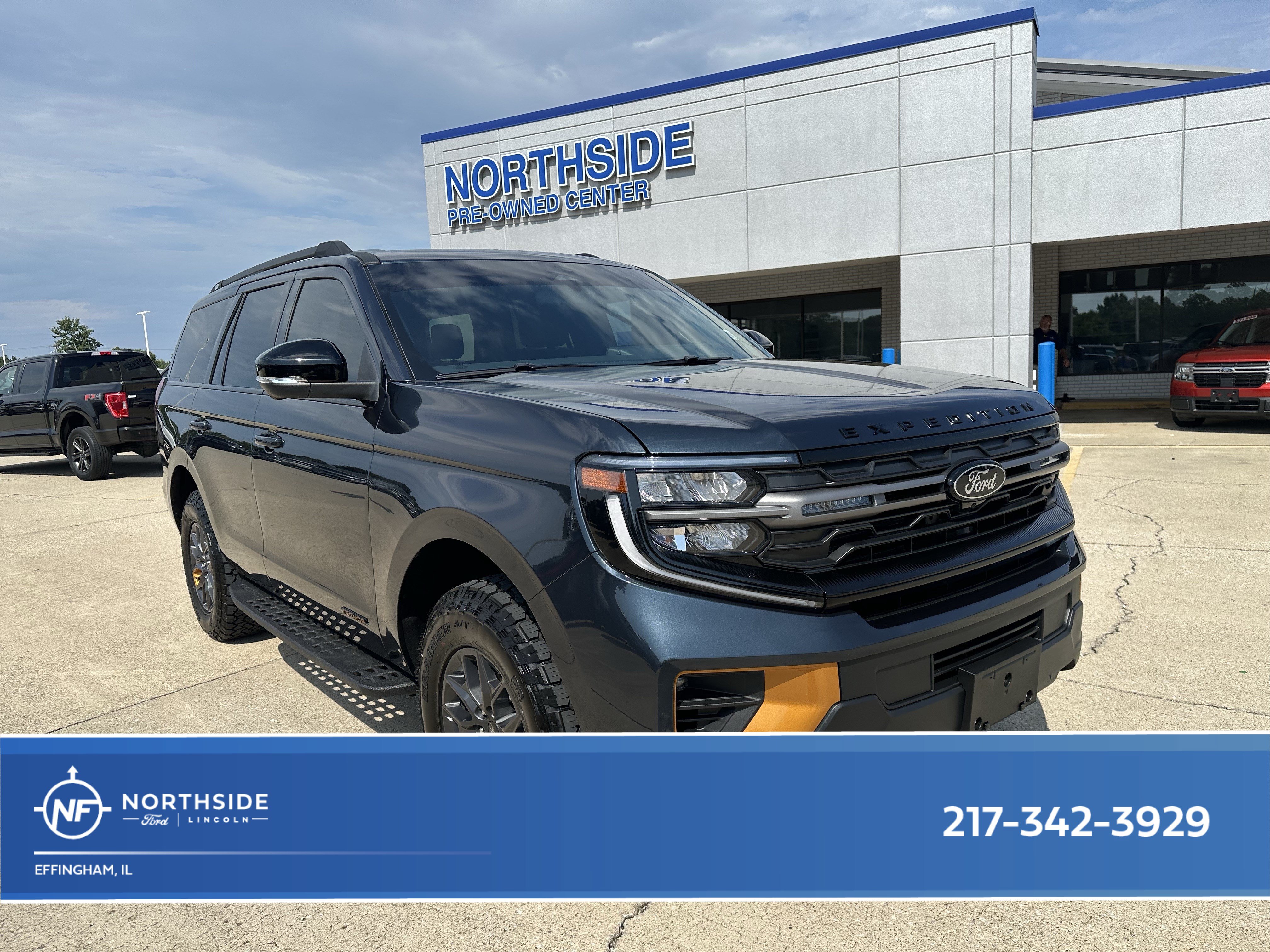 Used 2026 Ford Expedition Tremor AWD/4WD image 1