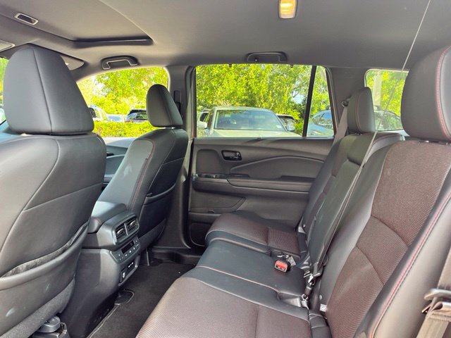 Used 2024 Honda Passport Black Edition image 8