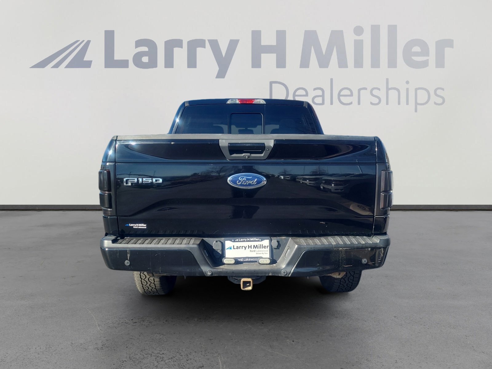 Certified 2017 Ford F150 XLT w/ Equipment Group 302A Luxury image 4