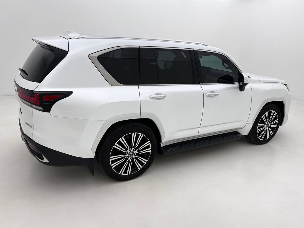 Certified 2024 Lexus LX 600 4WD w/ Luxury Package image 6