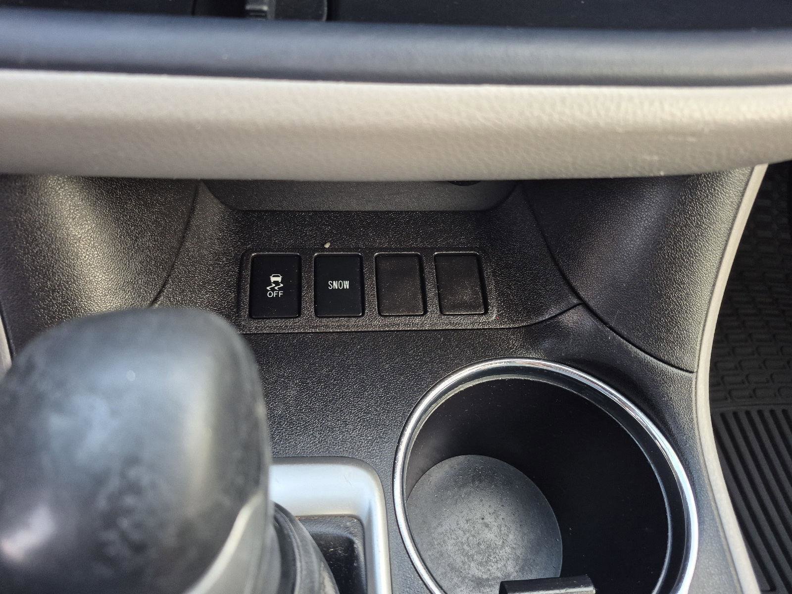 Used 2019 Toyota Highlander XLE FWD image 5