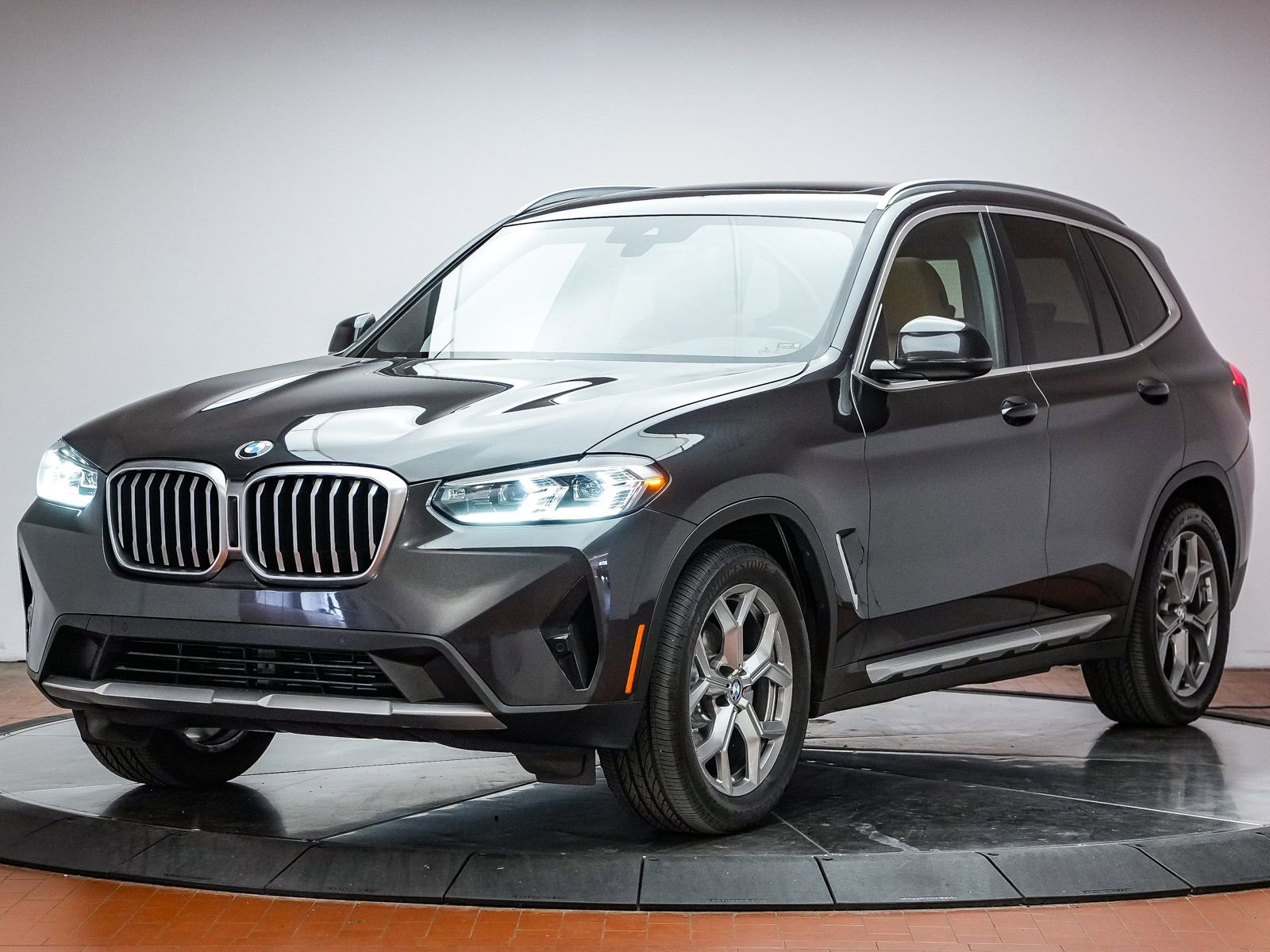 Used 2023 BMW X3 sDrive30i w/ Premium Package RWD image 1