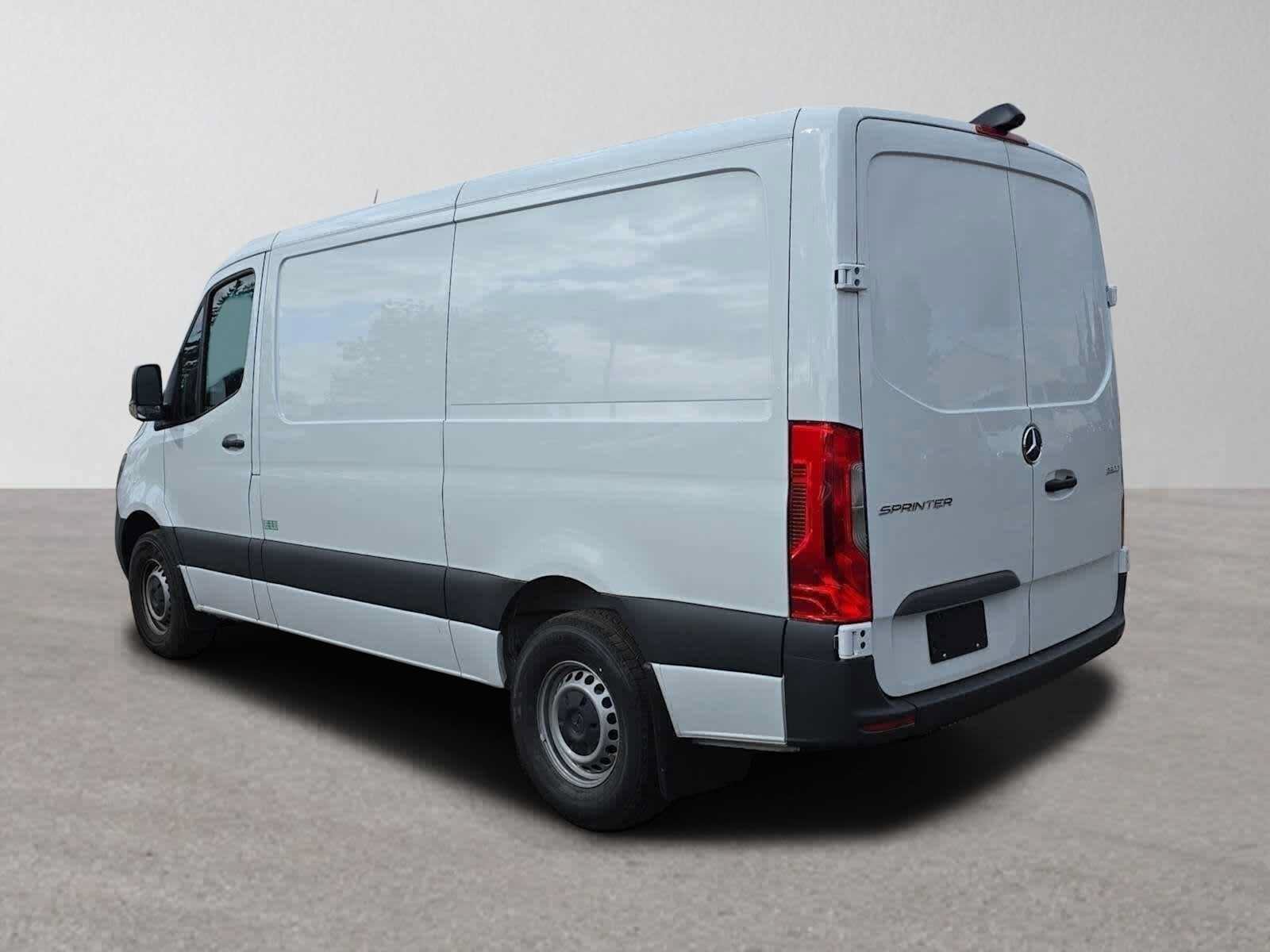 Used 2025 Mercedes-Benz Sprinter 2500 image 5