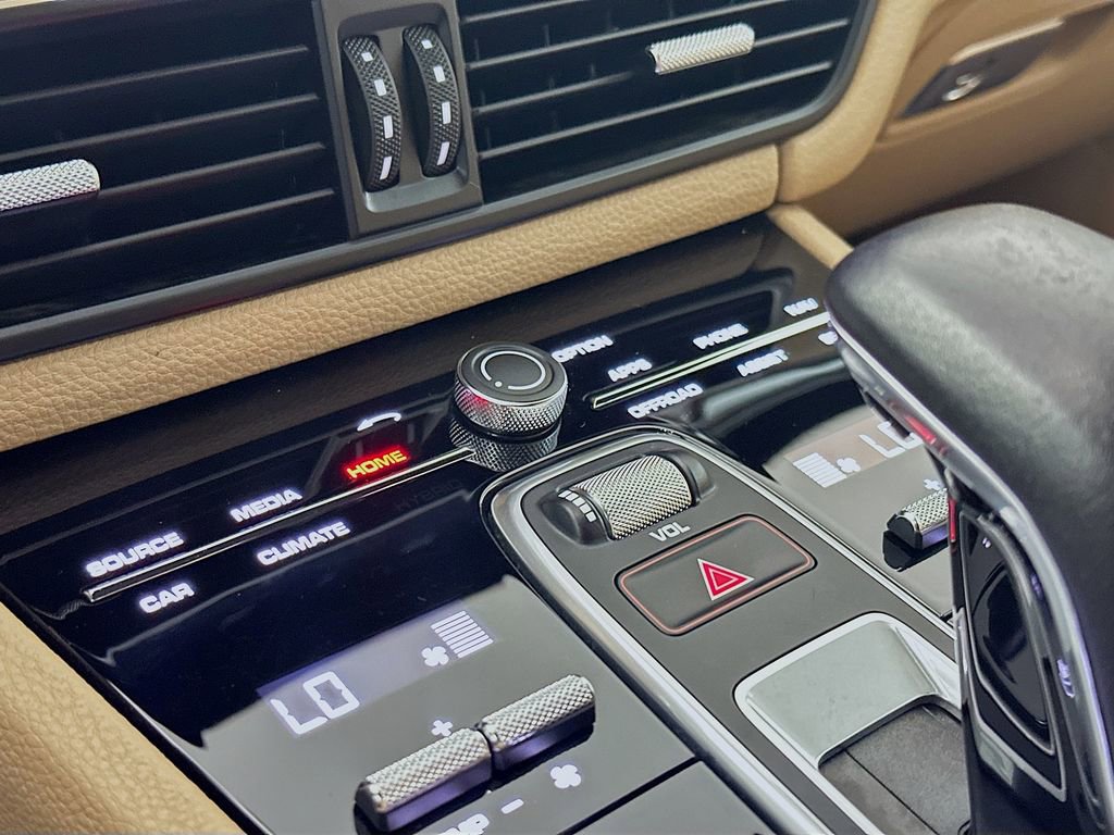 Used 2023 Porsche Cayenne S image 17