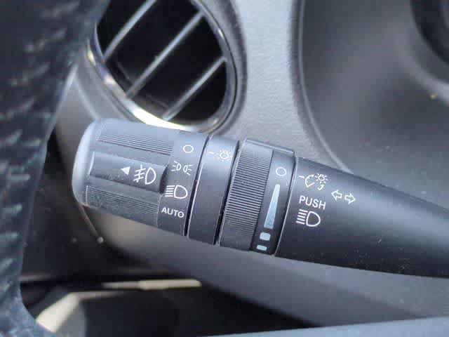 Used 2016 Jeep Patriot High Altitude FWD image 28