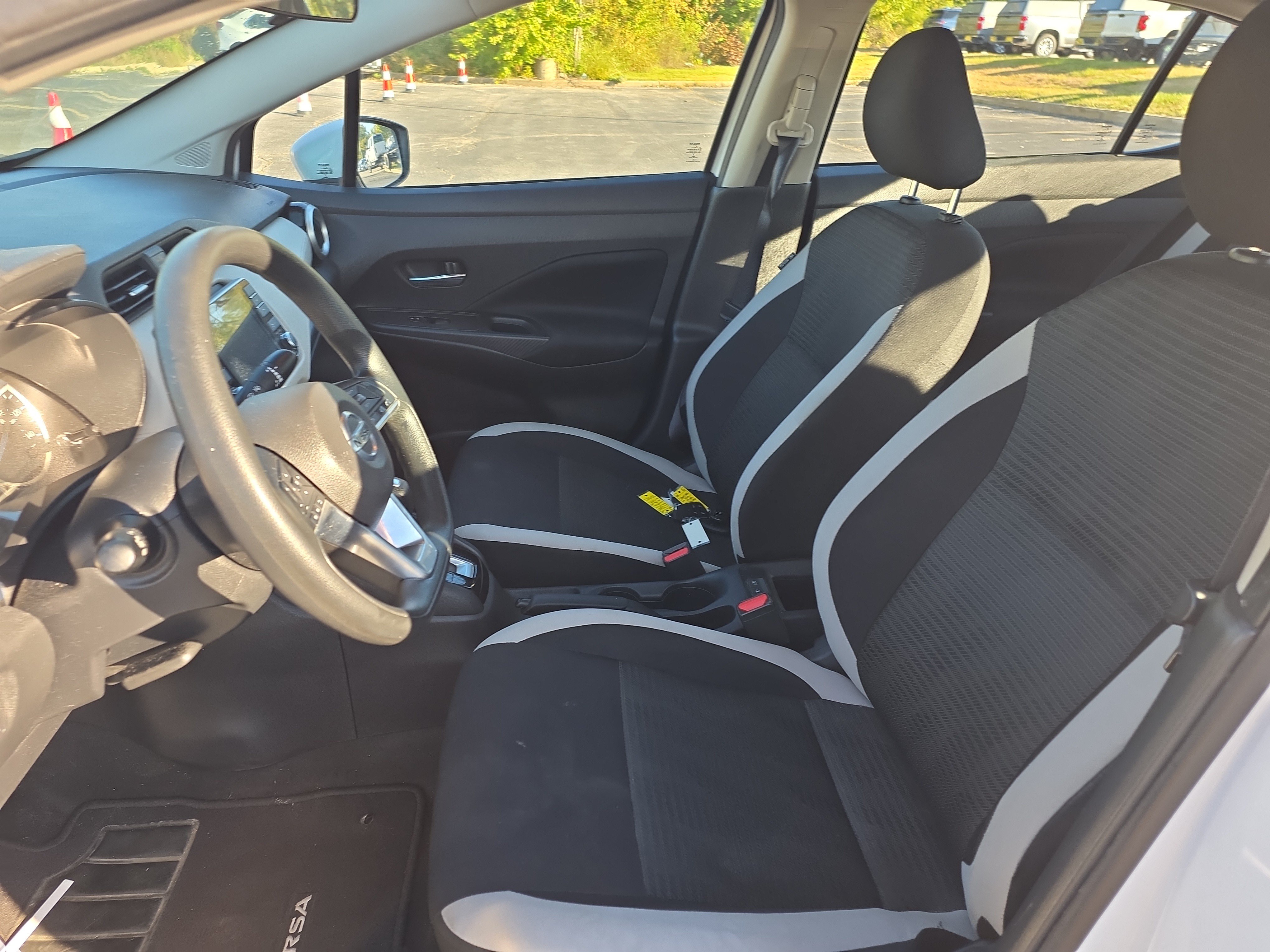 Used 2021 Nissan Versa SV FWD image 13