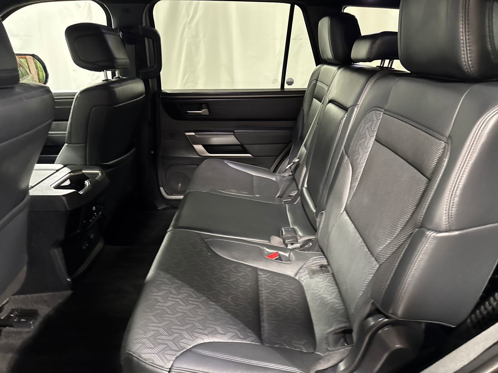 Used 2025 Toyota Sequoia SR5 w/ SR5 Premium Package AWD/4WD image 4