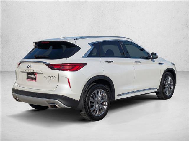 Certified 2024 INFINITI QX50 Luxe w/ Accent Package image 5