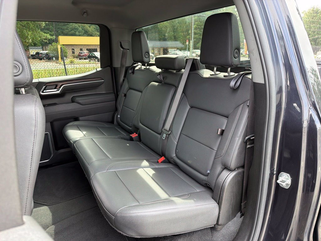 Used 2025 GMC Sierra 1500 SLT AWD/4WD image 18