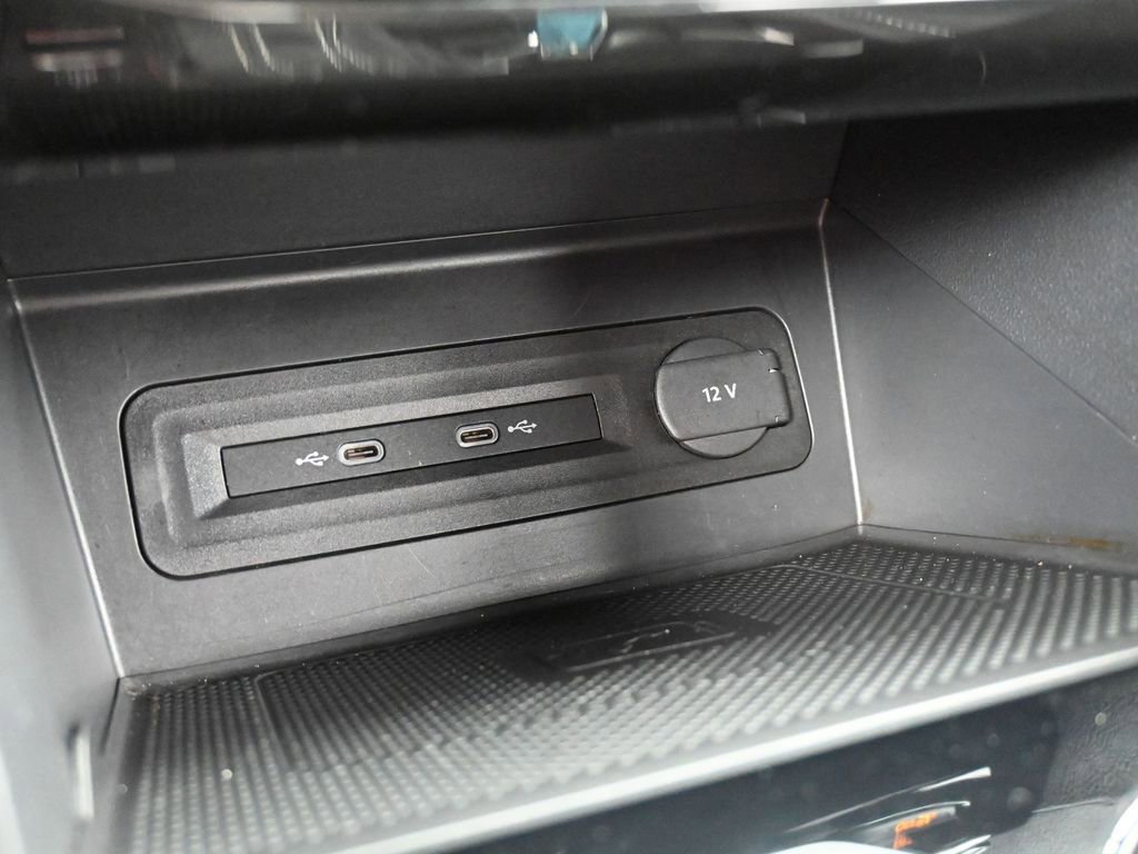 Used 2022 Volkswagen Atlas Cross Sport SE w/ Black Wheel Package image 28